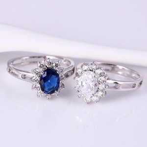  Mirdzošs gredzens  ar BALTU  cirkonu, rodiuma pārklājums