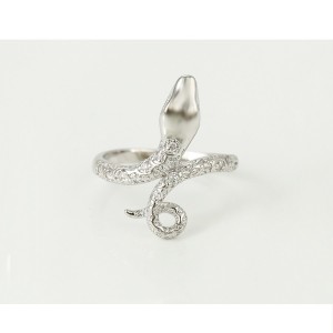 Oriģinala dizaina gredzens ar baltiem cirkoniem, rodija pārklājums