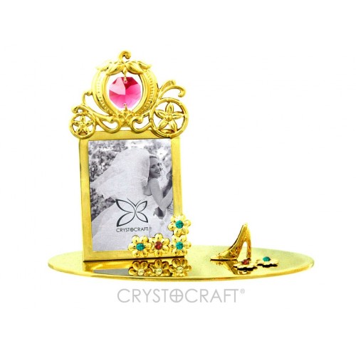 .Foto-rāmītis kāzu, ar SWAROVSKI kristāliem, zelta pārklājums. Izmērs 12 x 5,5 x 10,5 cm. Fotogrāfijas izmērs: 3,7*5 cm.