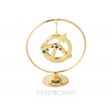Zodiaka zīme STRĒLNIEKS iekārts ķedītē aplī ar SWAROVSKI kristāliem, uz pamatnes, zelta pārklājums, izmērs 7,1 x 8 cm. 